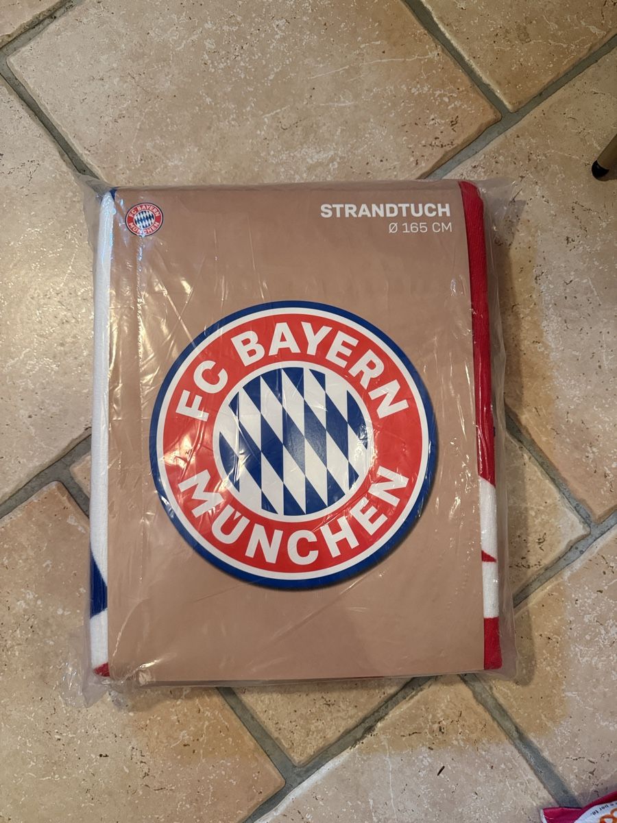Teli da bagno: Fc bayern münchen strandtuch – Nuovo (secondo la descrizione) da Studen BE venduto da FLURIBOY1