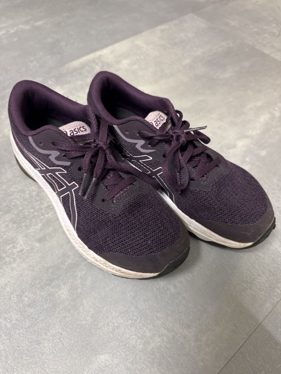 Asics Scarpe per ragazze: Asics Laufschuhe, Lila, Grösse 36 – Usato da Grüt (Gossau ZH) venduto da Matthias118
