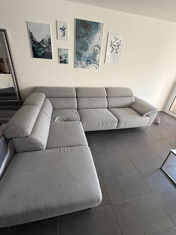 Pfister Sofas: Graues Sofa mit Ausfahrfunktion – Gebraucht aus Aarburg von nic_8jr7