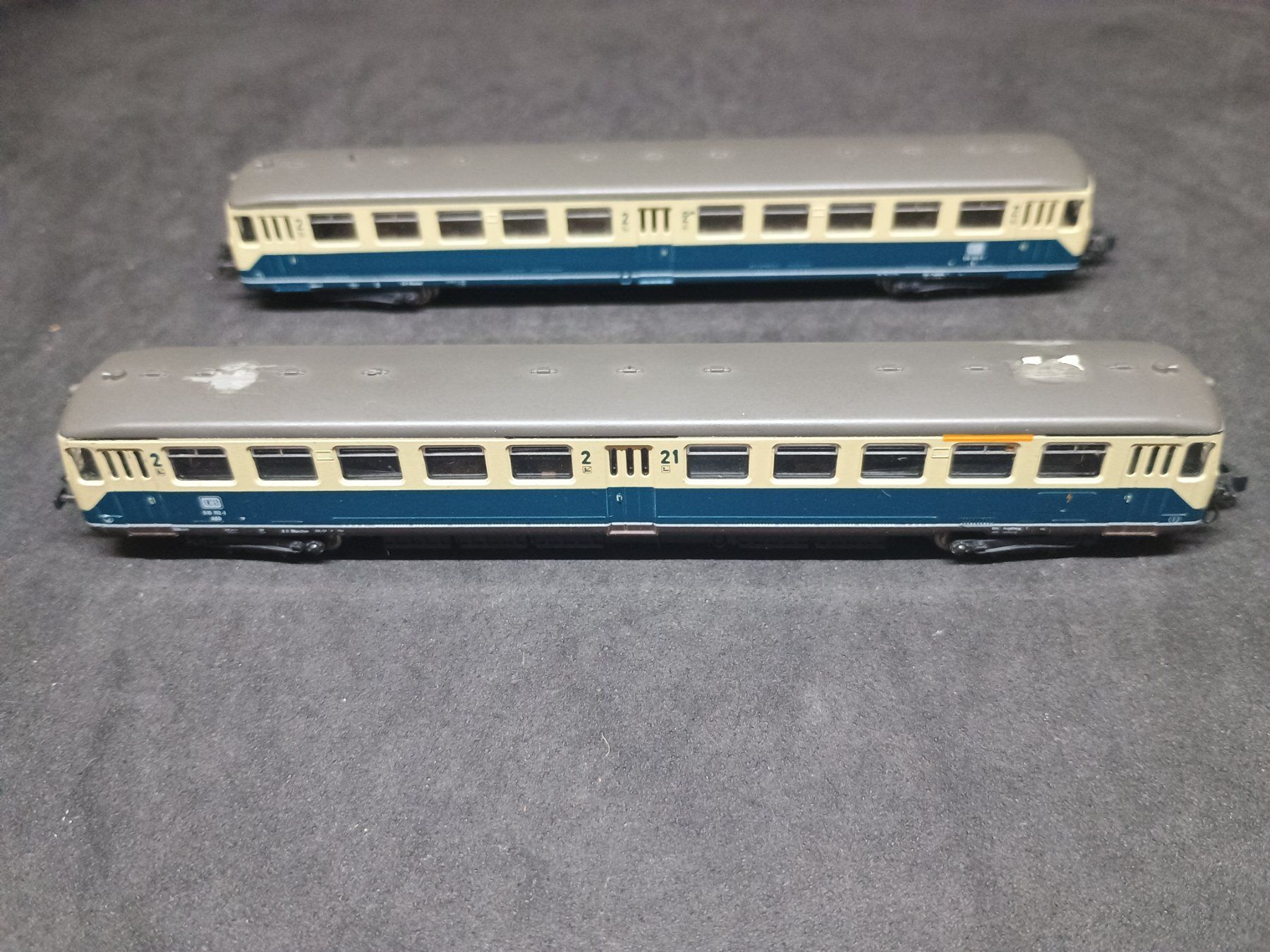 Hobbytrain Modellini di ferrovie: Spur N, DB BR 515 zwei teilig – Usato da Bätterkinden venduto da hobbycha 2