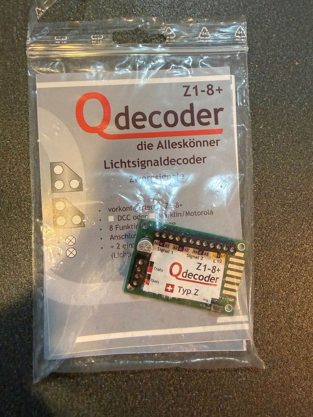 Swiss Modellini di ferrovie: Q decoder Z1-8+ Swiss decoder  Lichtsignal Typ Z – Usato da Chiasso venduto da Carrara-Modellismo