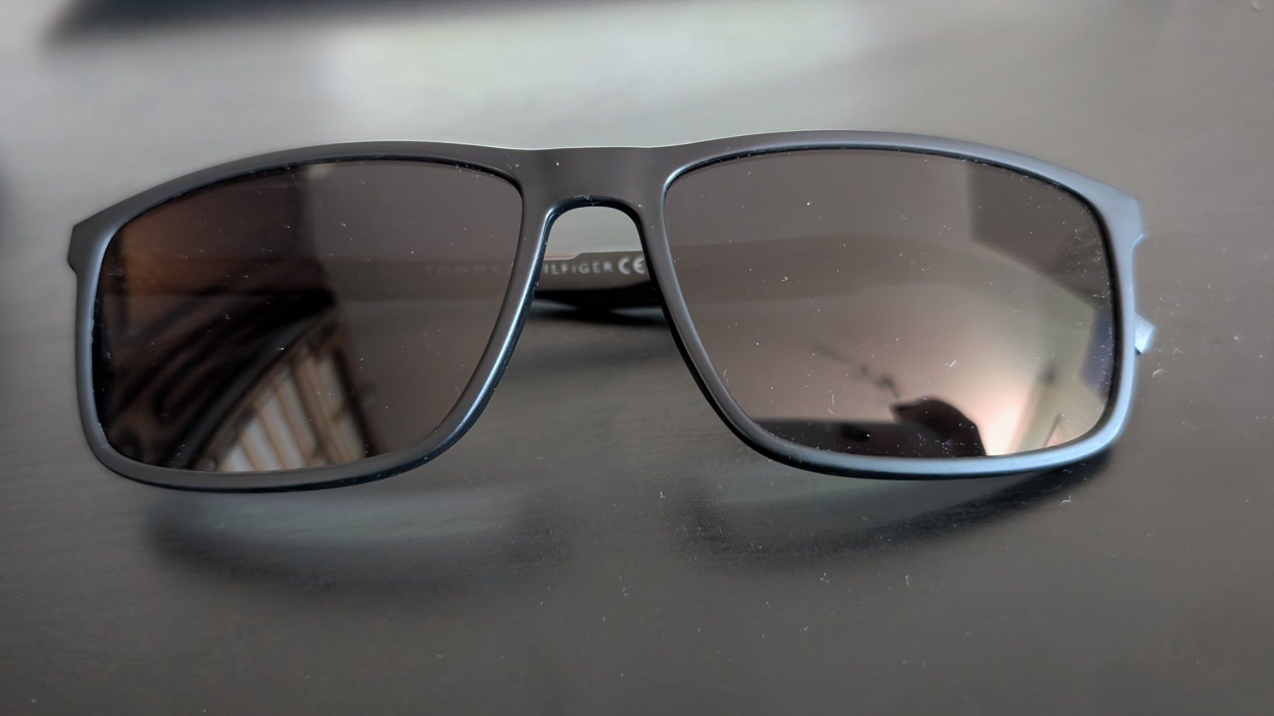 Tommy Hilfiger Occhiali & Lenti: Tommy Hilfiger Sonnenbrille – Usato da Zermatt venduto da pinky025 1