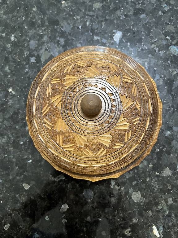 Articoli in legno: Holzdose mit Deckel, Vintage – Usato da Emmenbrücke venduto da paj_q8wx
