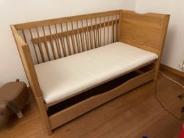 Kinderbett und Babybett
