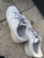 Baskets Nike Air Force 1 Blanches 