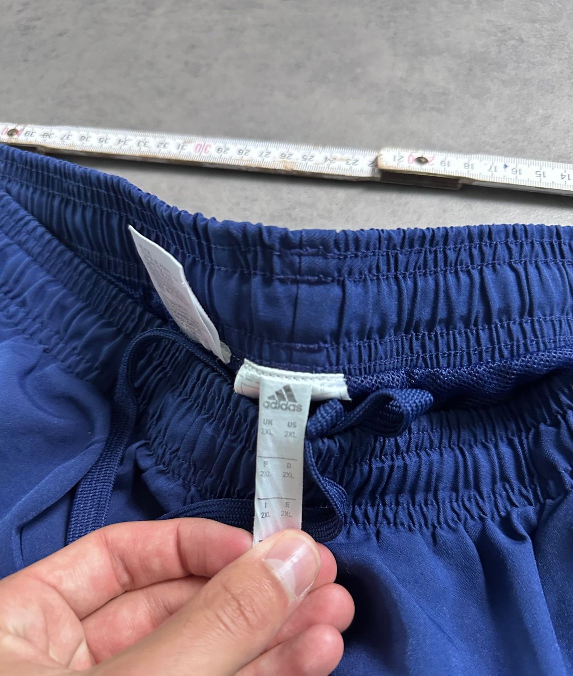 Jeans: Adidas Hose Grösse XL – Usato da Wolfhalden venduto da GodzillaArchive 4