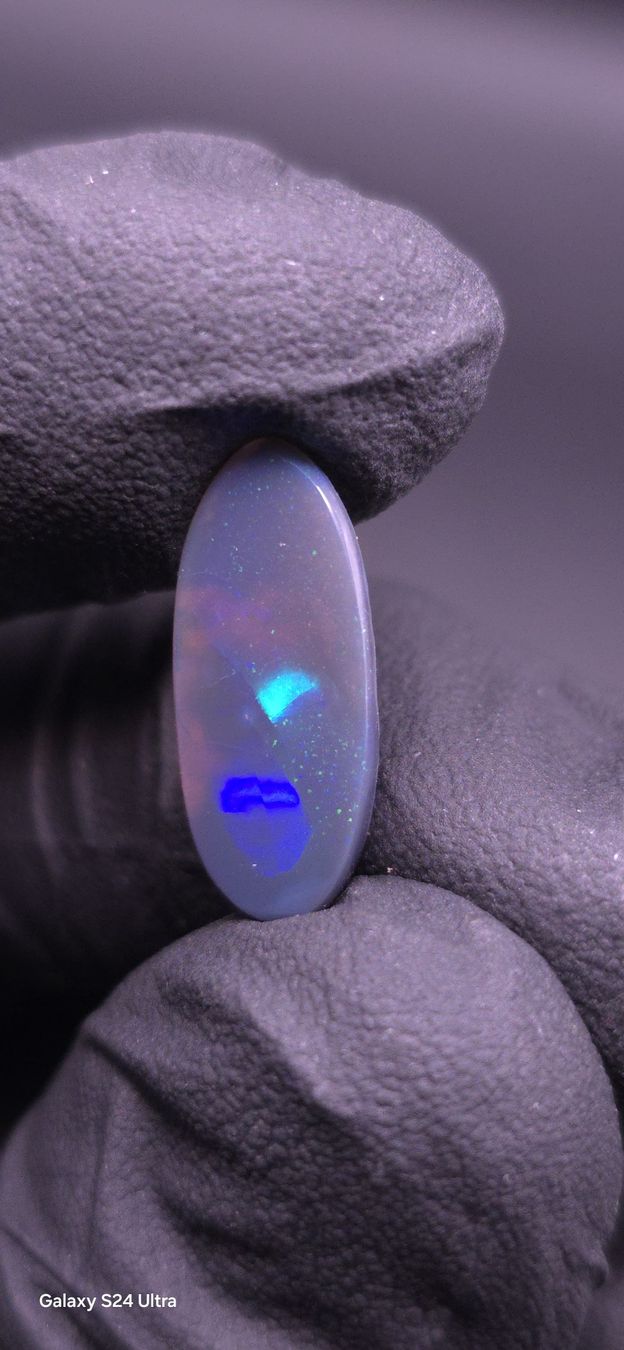 Pietre preziose: Lightning Ridge Opal 2.21ct – Electric Blue Flash – Nuovo e nell'imballaggio originale da Flüh venduto da OpalSmile_CH 8