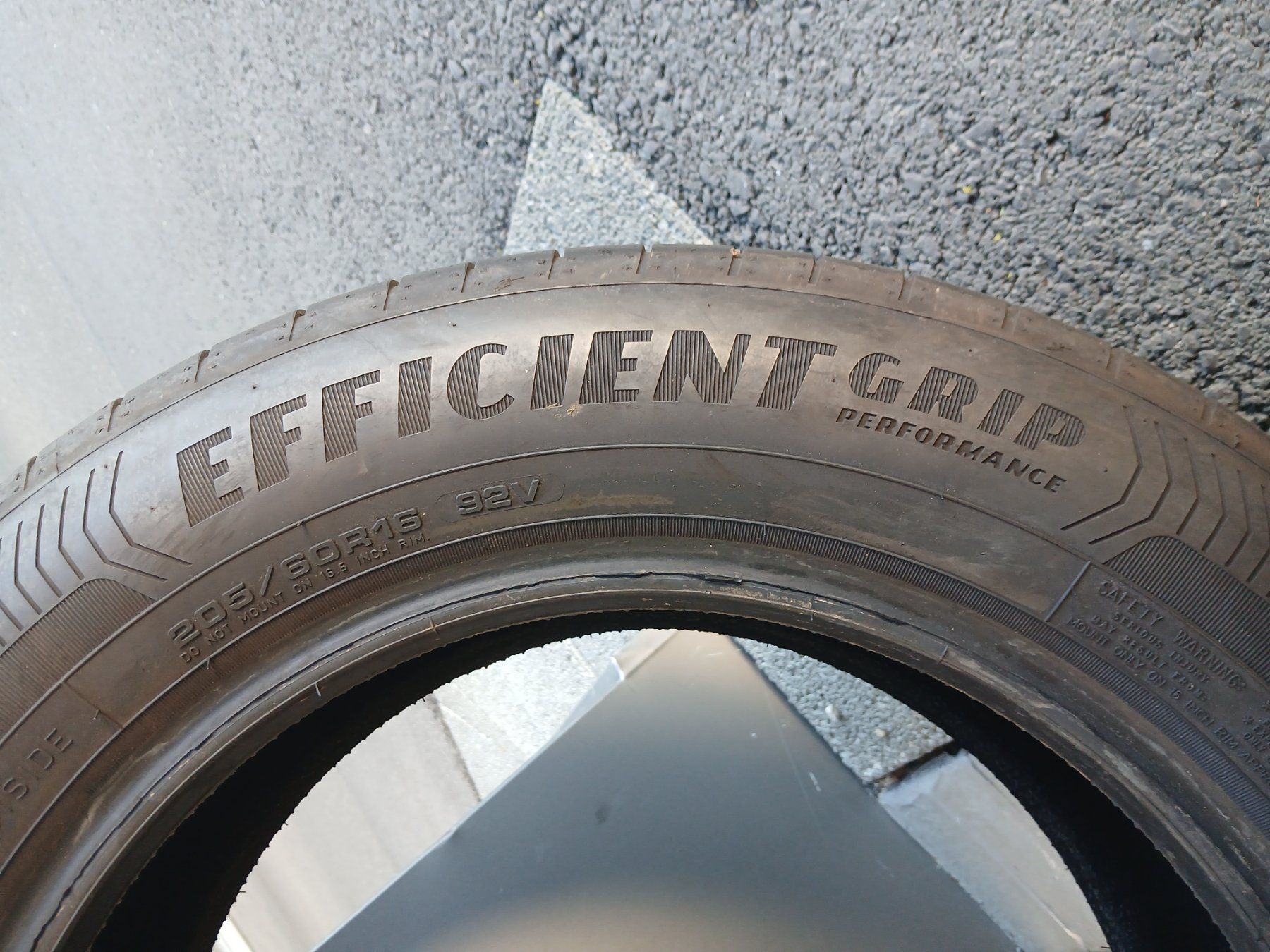 Goodyear Pneus & Kompletträder: Sommerreifen 16" passend zu Ford Focus – Gebraucht aus Worben von Auto_Center_AG 1