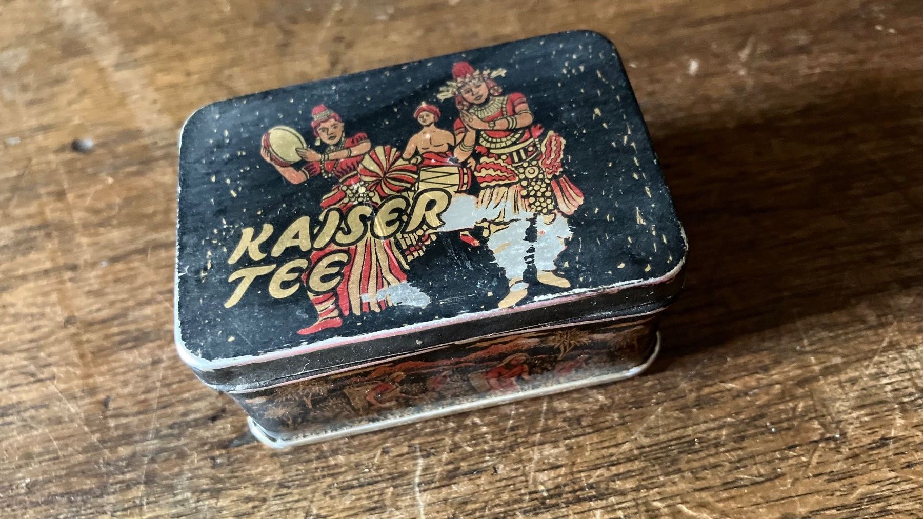 Barattoli: Kaiser Tee Thé Blechdose Boite ancienne – Usato da St-Cierges venduto da LeRegain