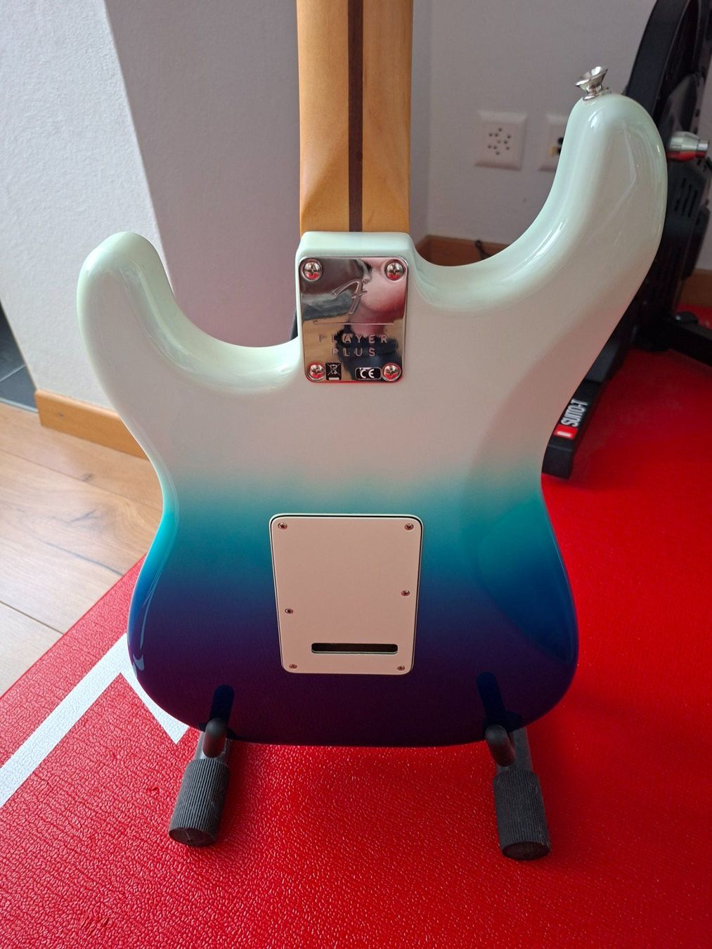 Fender Strumenti musicali: Fender Player Plus Stratocaster HSS PF BLB (belair blue) – Nuovo (secondo la descrizione) da Hinwil venduto da oli_s57g 2