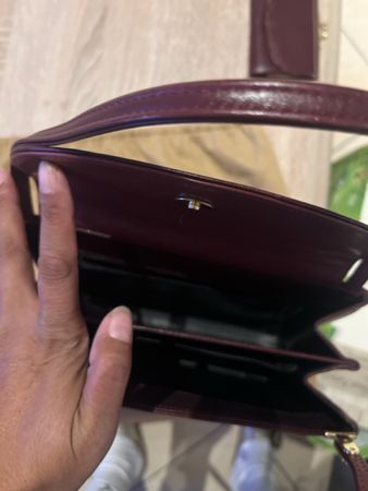 Sac en cuire bordeaux  très peu utilisé 