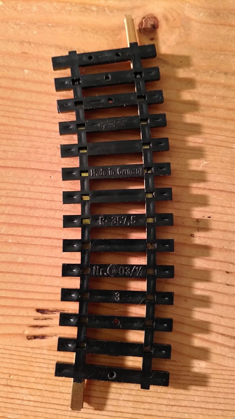 Fleischmann Modellini di ferrovie: Rail courbe / Gebogenes Gleis 6026 R=357 mm 15° – Nuovo (secondo la descrizione) da Penthalaz venduto da schopferm 1