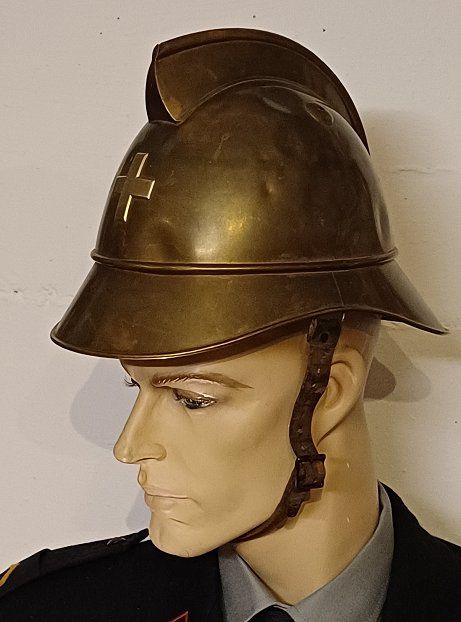 Pompieri: Feuerwehrhelm Schweiz Antik - Messing – Usato da Zürich venduto da FirefighterZH_118