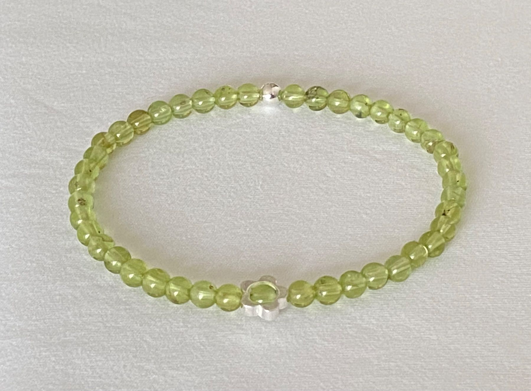 Armbänder & -reifen: Edelstein Armband Peridot mit Silber auf Mass – Neu und originalverpackt aus Zuzwil SG von Lemliskat 2