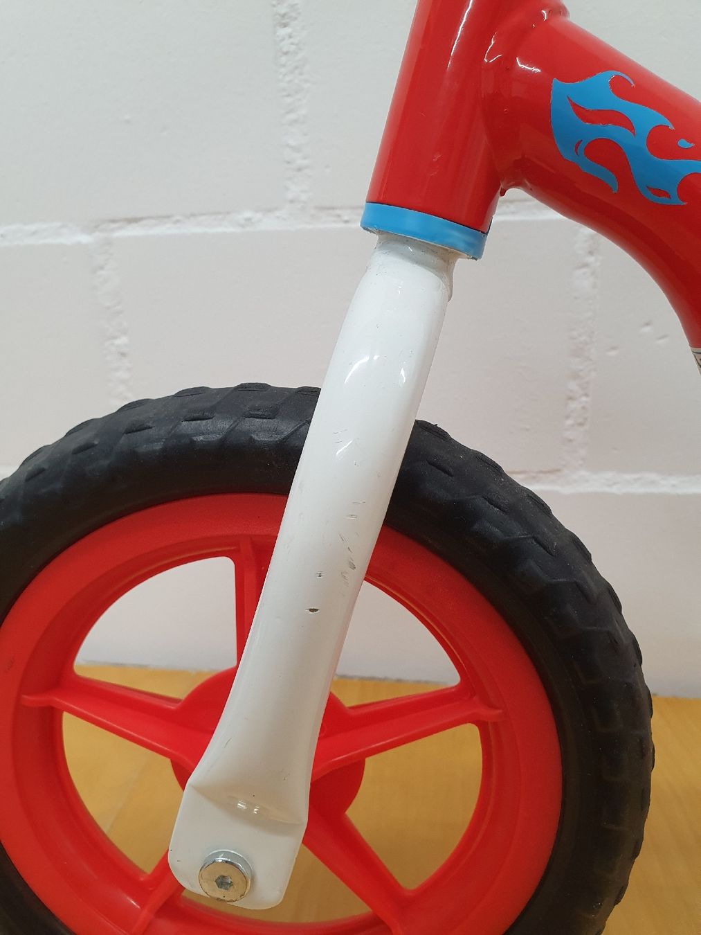 Veicoli per bambini: Laufvelo chillafish Charlie red – Usato da Oberweningen venduto da RinoS 1