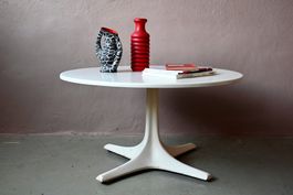 Table ronde Ilse monte et baisse design space âge années 70