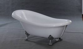 Freistehende Badewanne Nostalgisch mit Metallfüssen