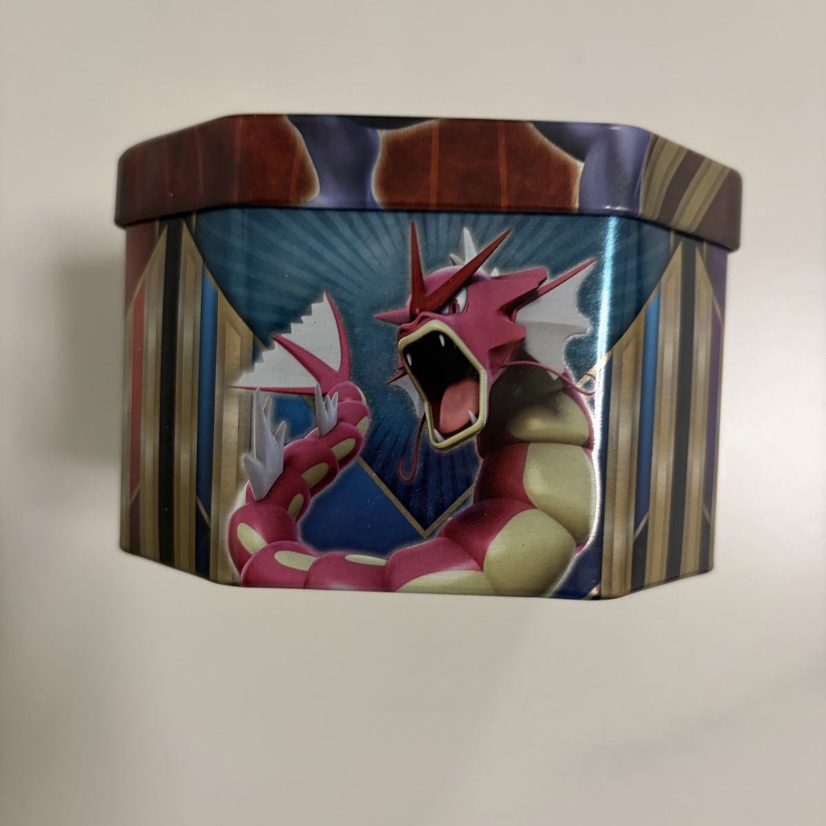 Pokémon Sammelbilder & Trading cards: Pokémon Machomei Tin leer – Neu (gemäss Beschreibung) aus Opfikon von ZDem 2