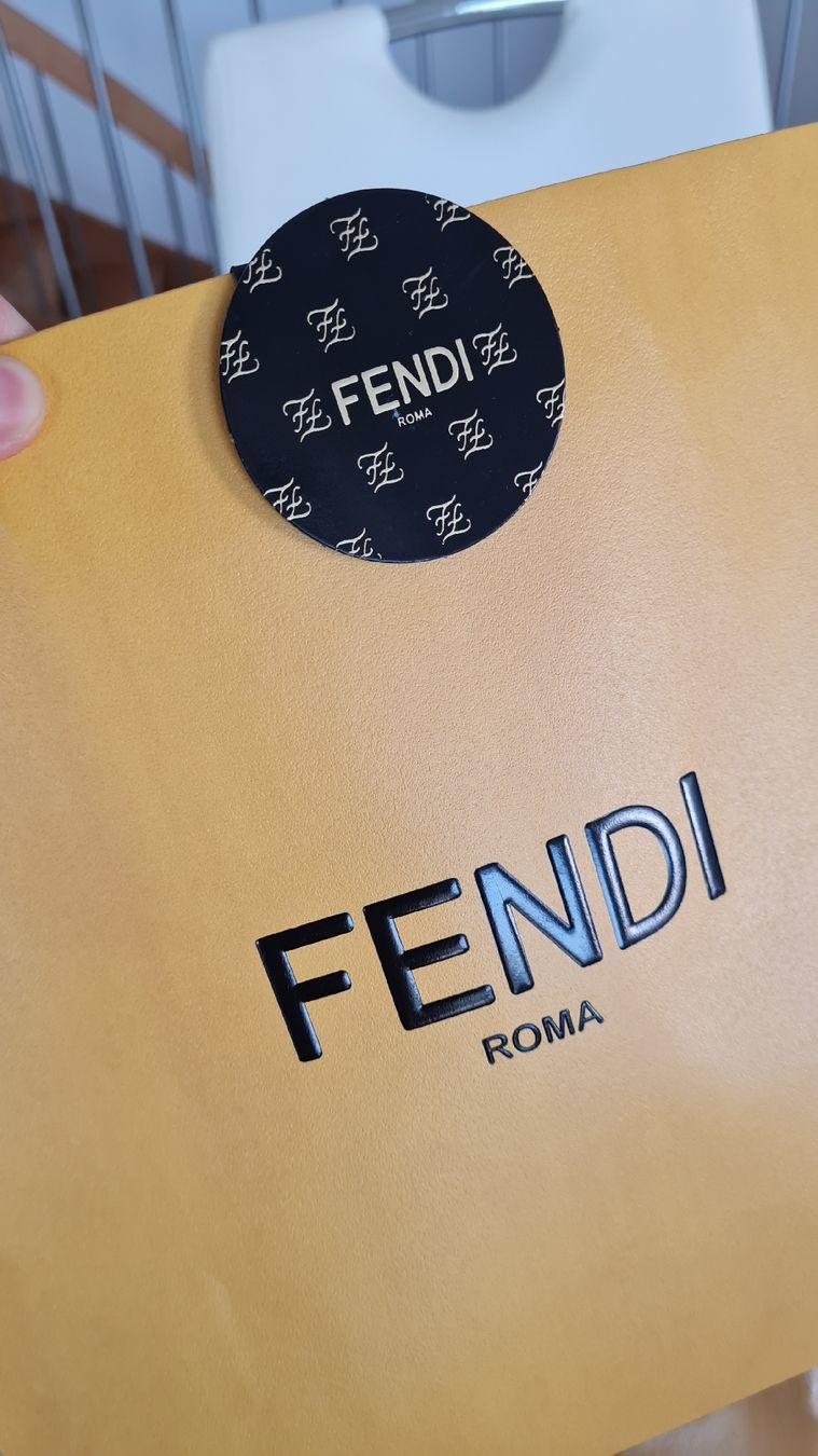 Fendi Haarschmuck: Fendi avec facture taille M-L – Neu (gemäss Beschreibung) aus Lucens von Airiya2 4