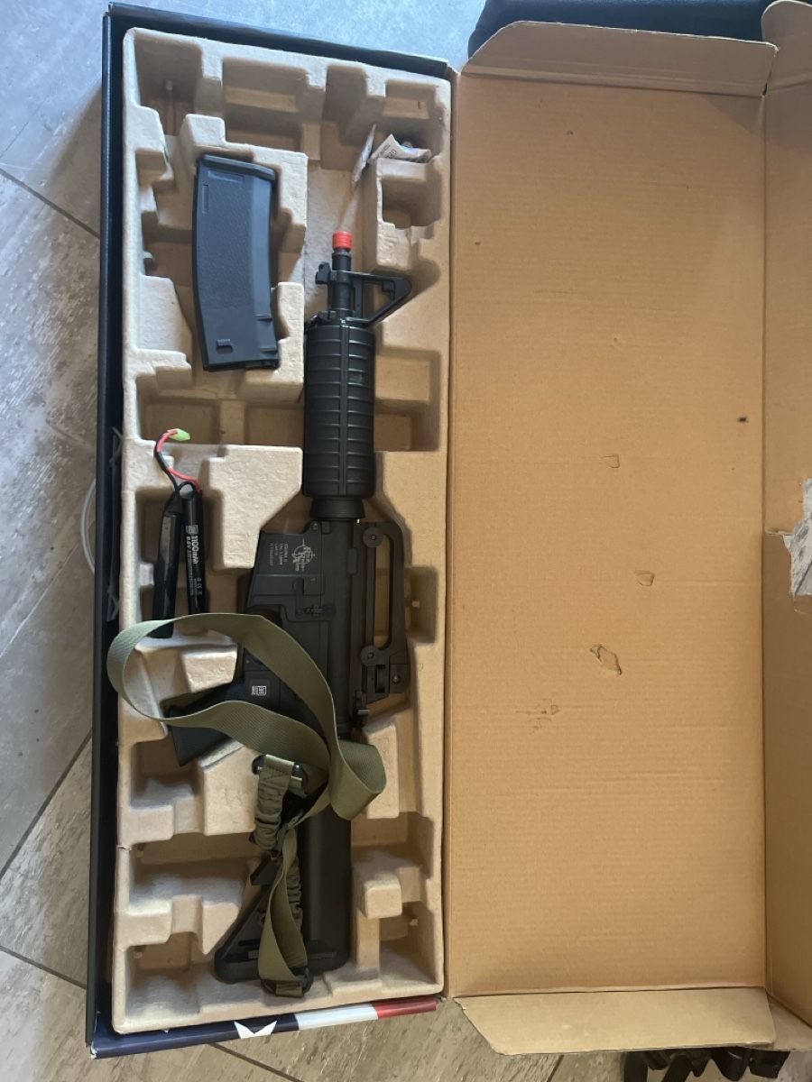 Spielzeuge: Airsoft RRA M4 SA-CO2  – Gebraucht aus Château-d'Oex von ber_w85z