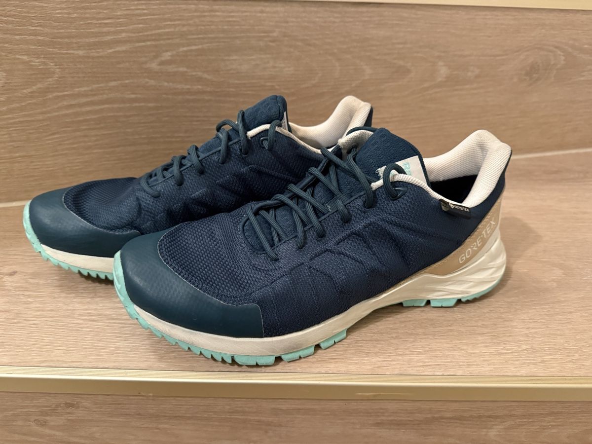 Reebok Scarpe da donna: Reebok Astroride Gore-Tex Grösse 41 – Usato da Schönenbuch venduto da Corinne040