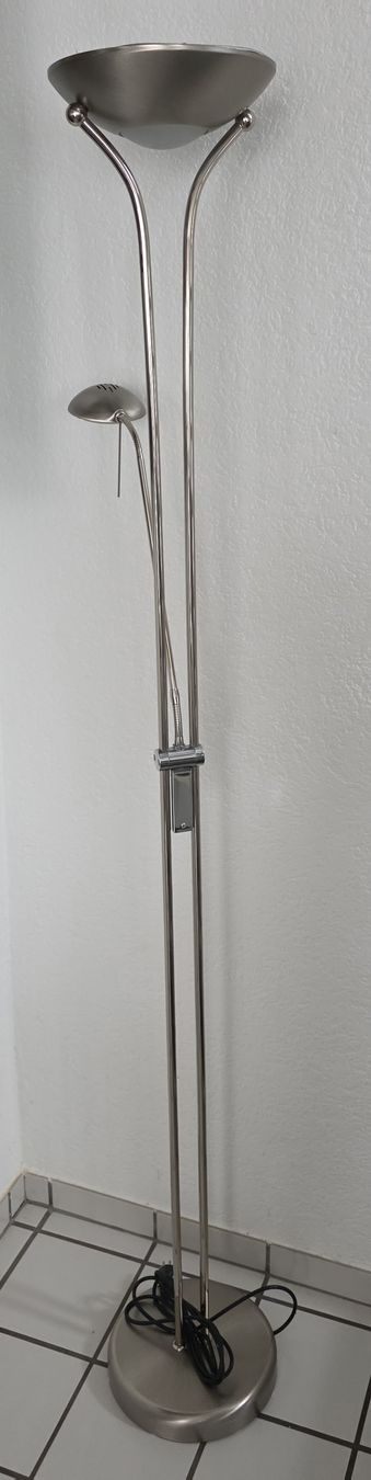 Lampade: Stehleuchte Metall mit Leselicht-Arm  – Usato da Münchenbuchsee venduto da cesare1990 1