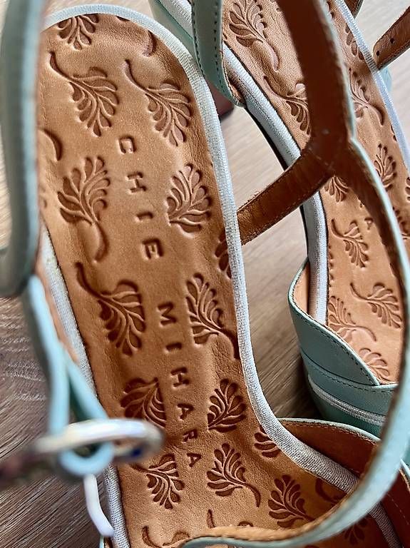 Chie Mihara Damenschuhe: Chie Mihara Sandalen Gr. 36.5 – Neu und originalverpackt aus Ottenbach von Bickwil 1