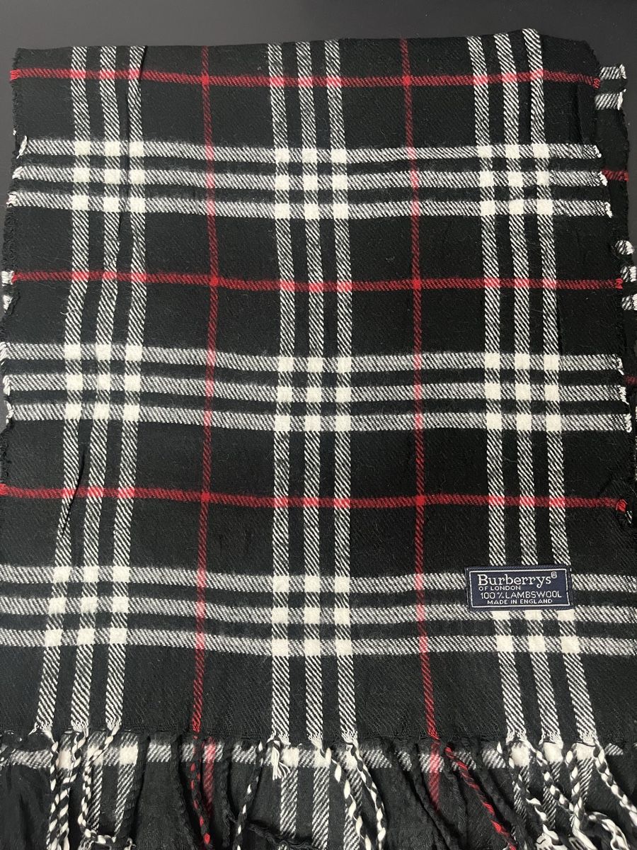 Burberry Foulard & Sciarpe: Écharpe Burberry 100% Laine noir – Nuovo (secondo la descrizione) da Les Avanchets venduto da lunedeneige.shop 2