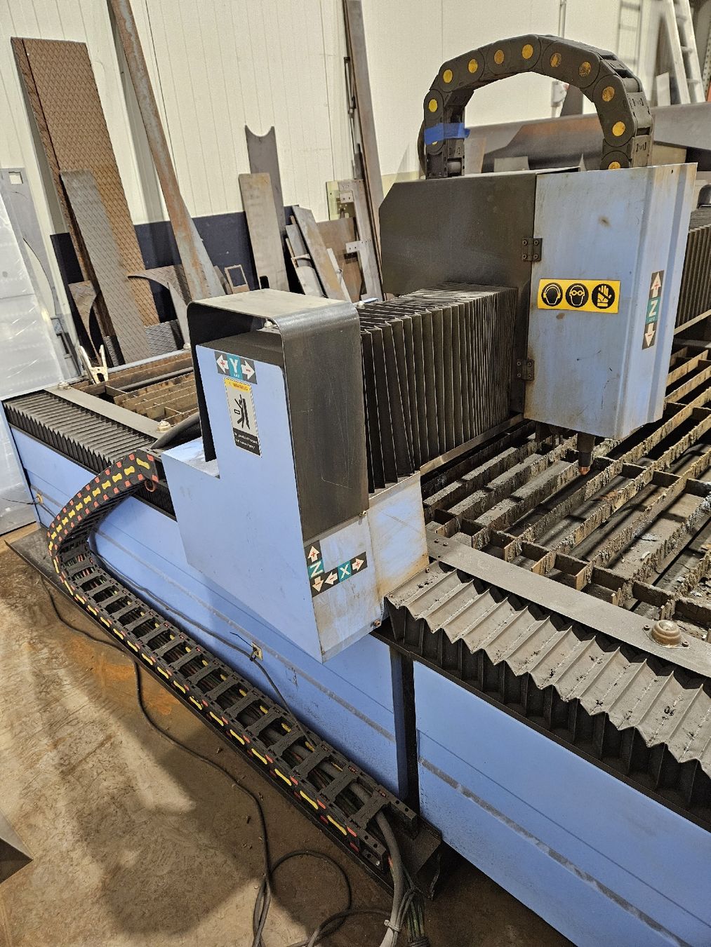 Toutes les machines: Plasmaschneider CNC 1.5 x 3.0 m  – D'occasion à sins par villiger1964 2