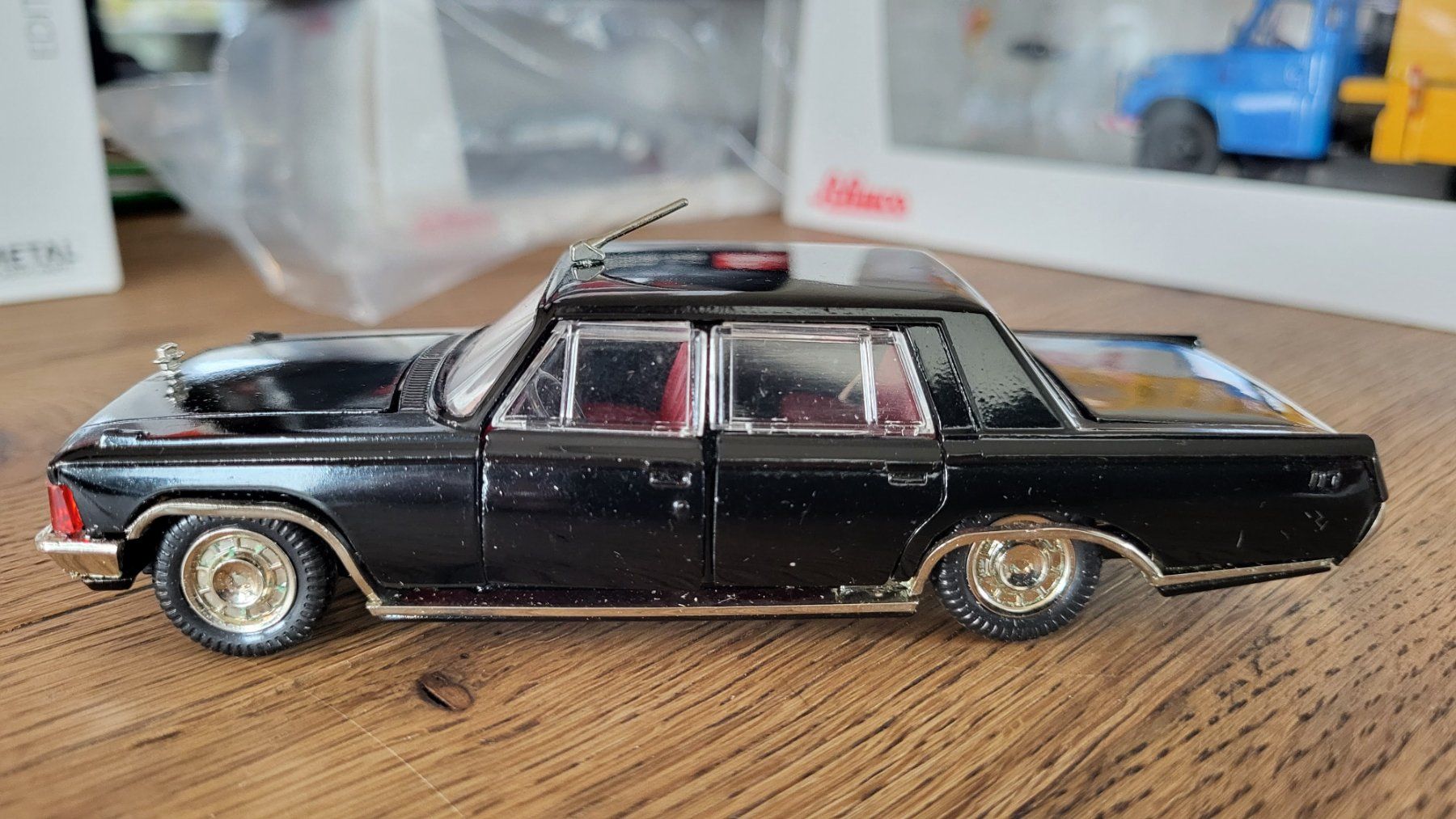 Modellini d'auto: ZIL-117, made in USSR 1:43 – Usato da Rothrist venduto da Juana5