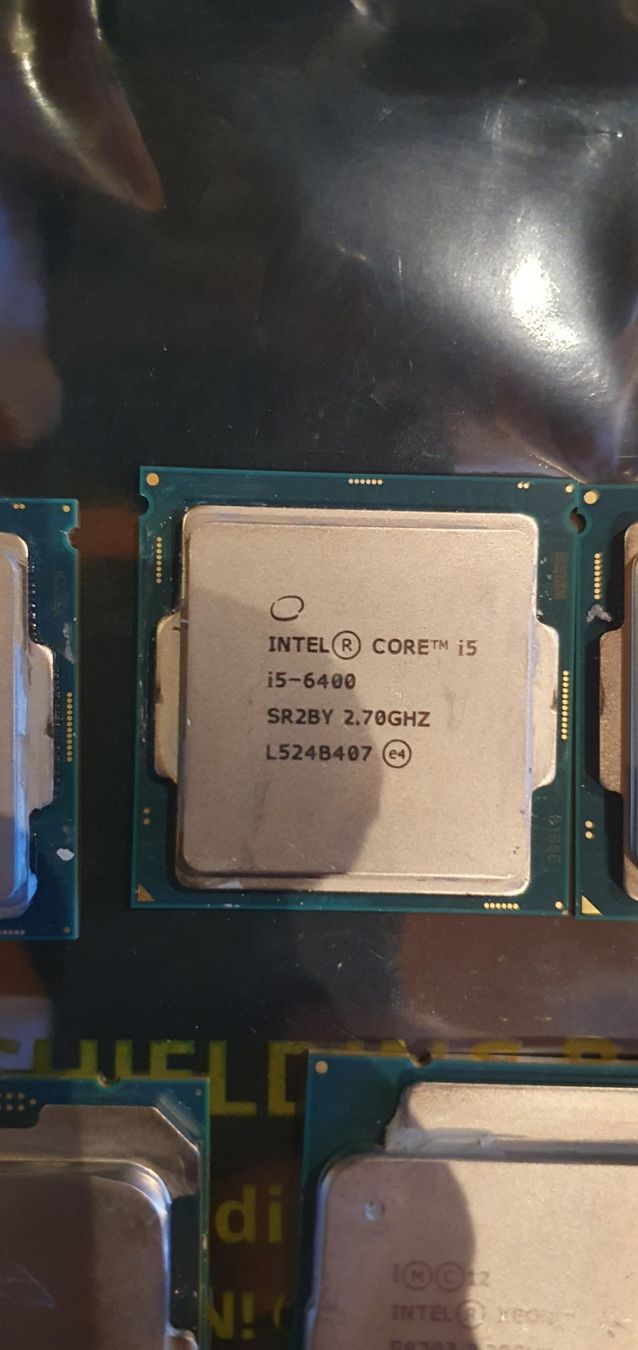 PC: Intel CPU Bundle: Xeon & Core i5 Prozessoren - Top Deal! – Usato da Schangnau venduto da TOMs_Hardware 6