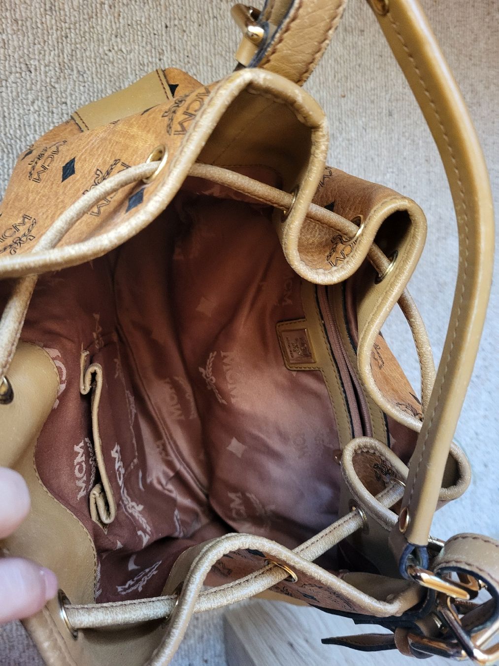 Mcm Borse da donna: MCM Beuteltasche – Usato da Zweisimmen venduto da Adorable 5