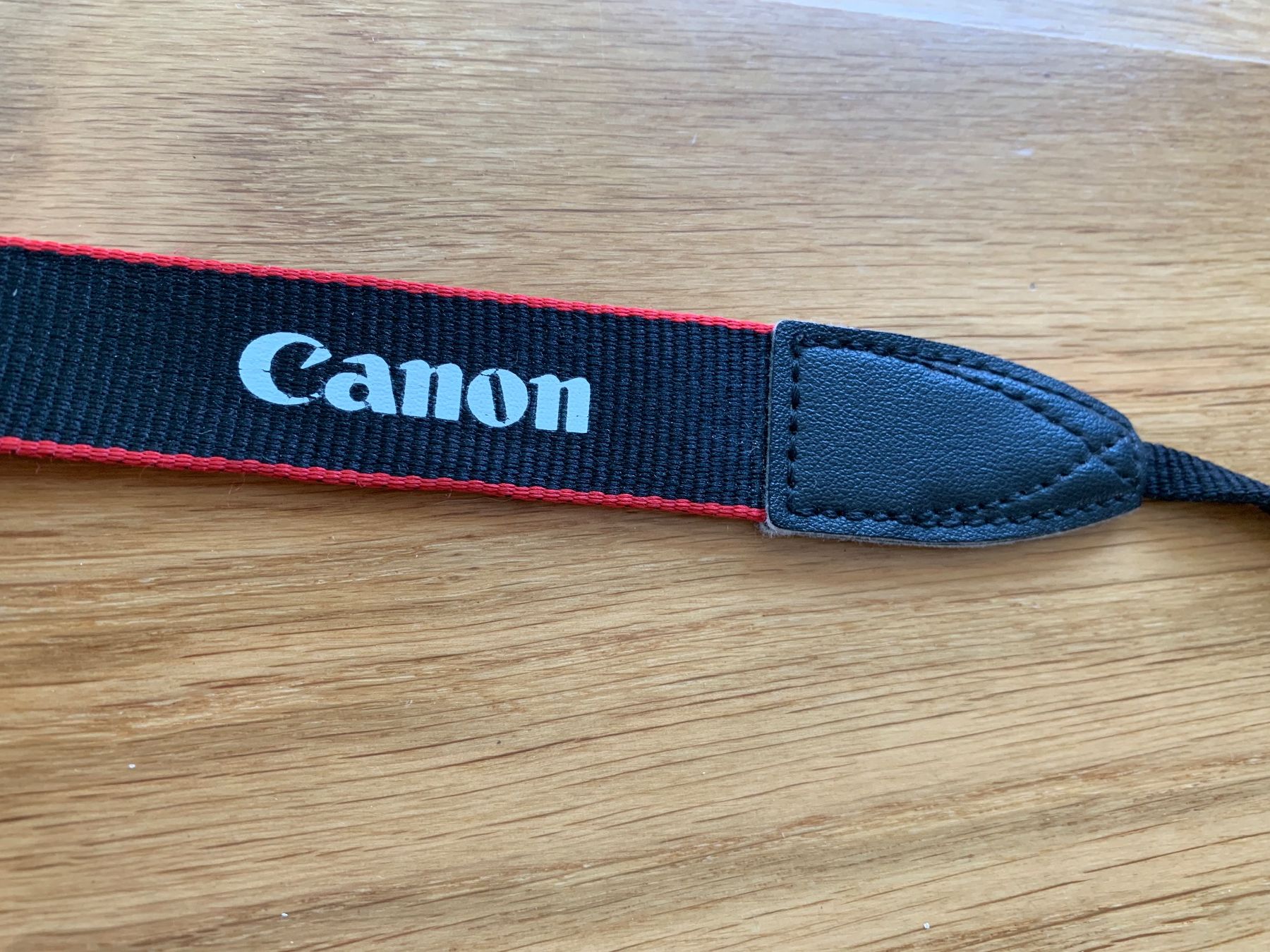 Canon Appareil photo: Canon EOS Kamerabändel – D'occasion à Adliswil par lis_8qlj 3