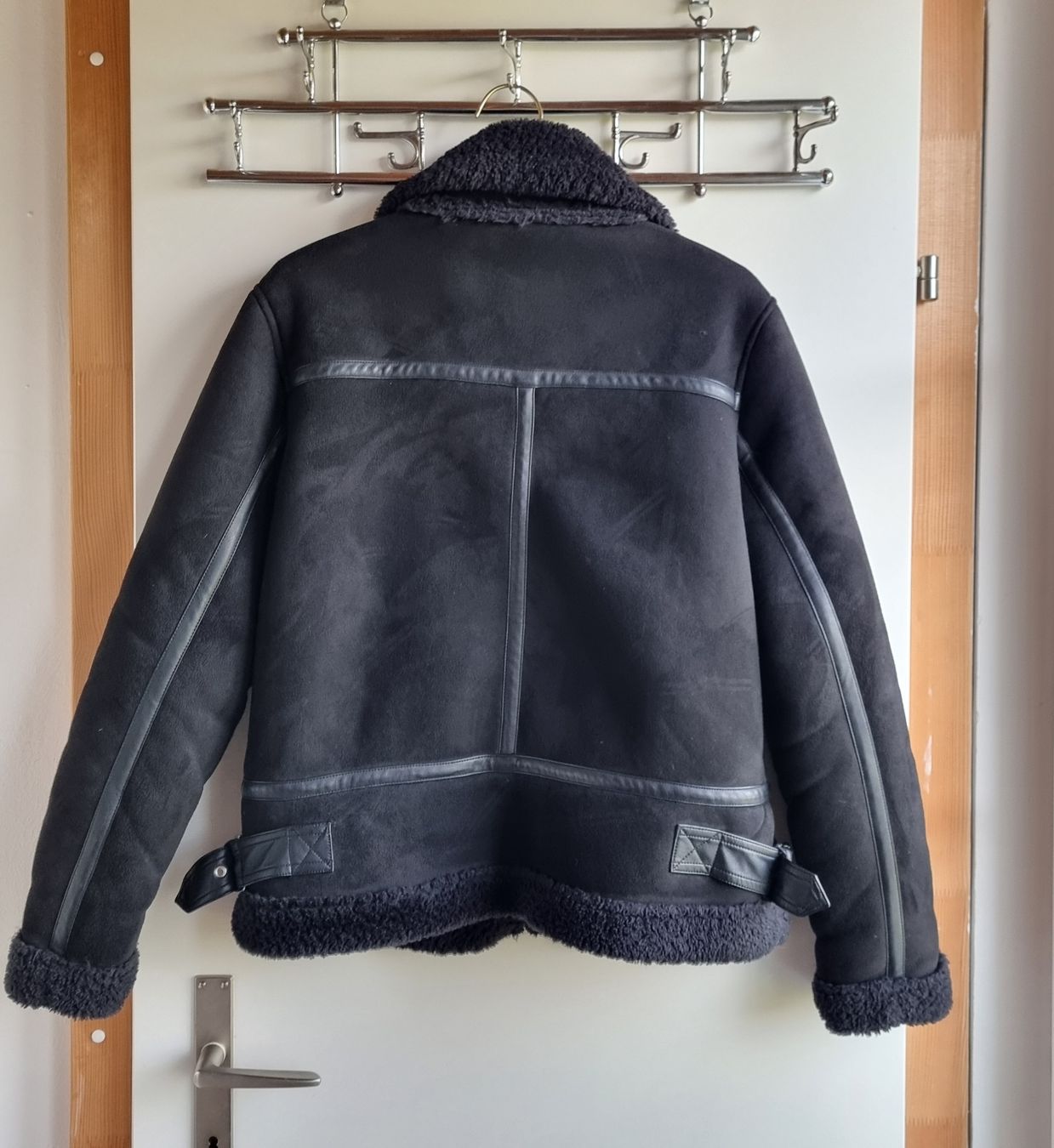 Vestes: Schöne Winterjacke mit Teddyfutter, Gr. M/38 – D'occasion à Gontenschwil par shop2hand 1