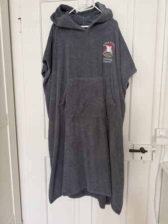 Frotté Poncho Grau mit Stickerei gute Zustand