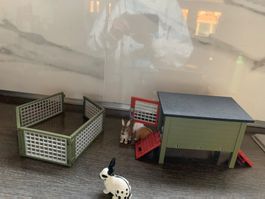 Kaninchenstall mit Gehege und fünf Figuren von Schleich