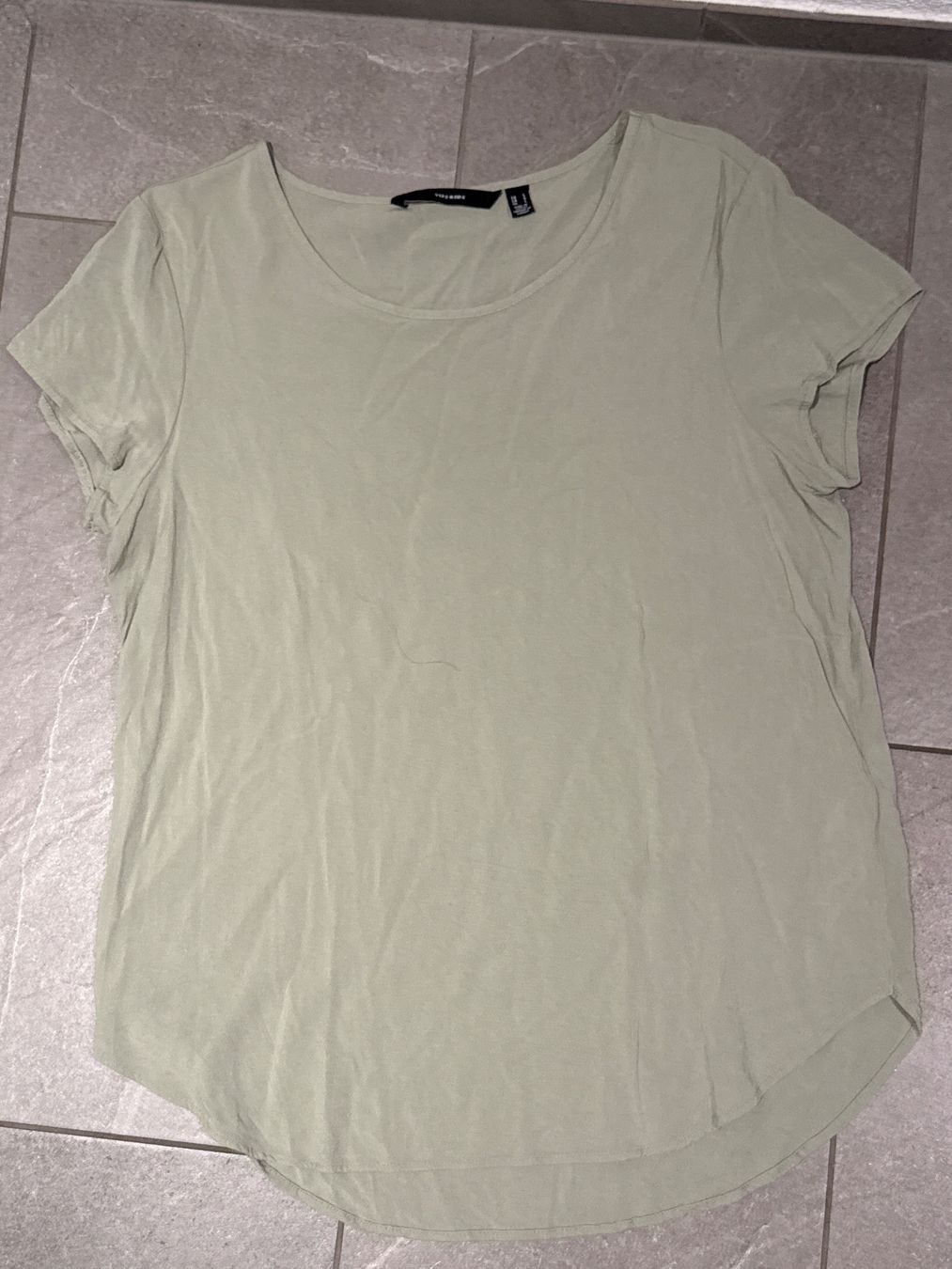 T-shirt: Vero Moda  Damen TSHIRT  Gr. L – Usato da Amriswil venduto da used2use