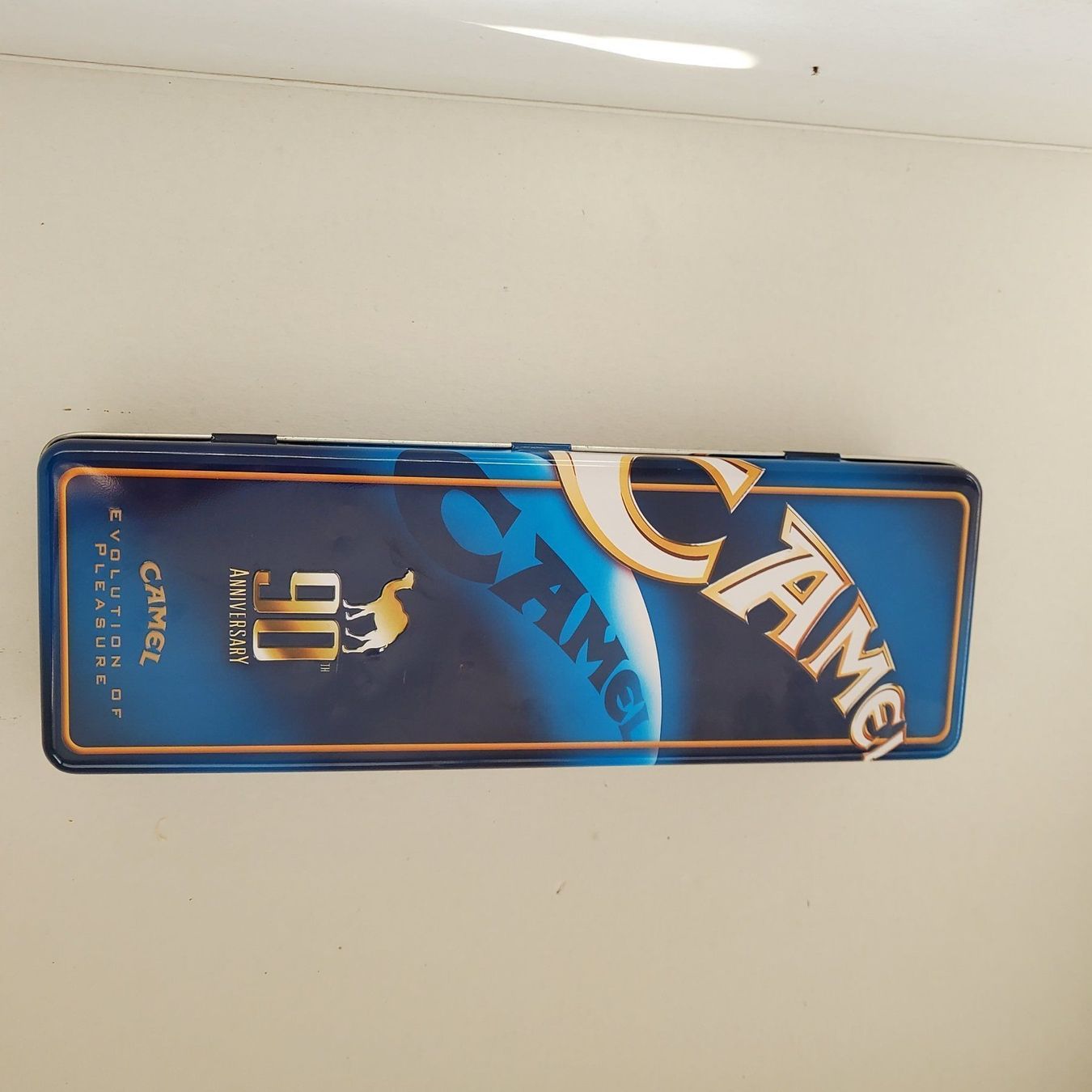 Camel Tabacchi: Camel 90 anniversary 200 US eine Stange Zigaretten Blech Box – Usato da Unterägeri venduto da 0alfa0 1