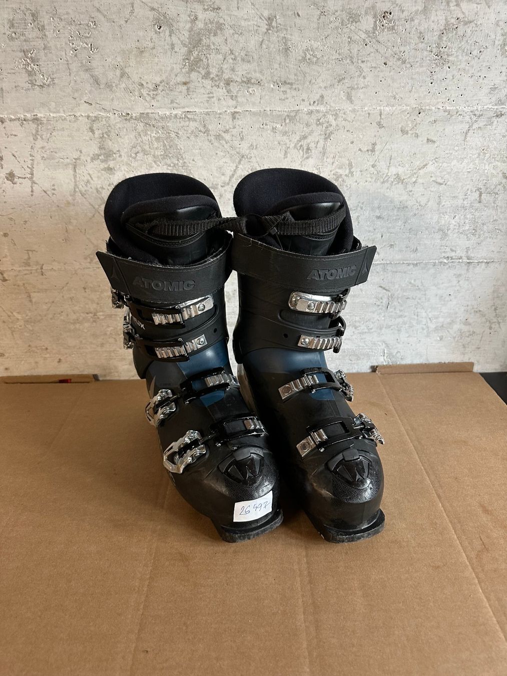 Atomic Herrenschuhe: Atomic Skischuhe 27 / Gr. 42 – Gebraucht aus Emmenbrücke von karkarkar 1