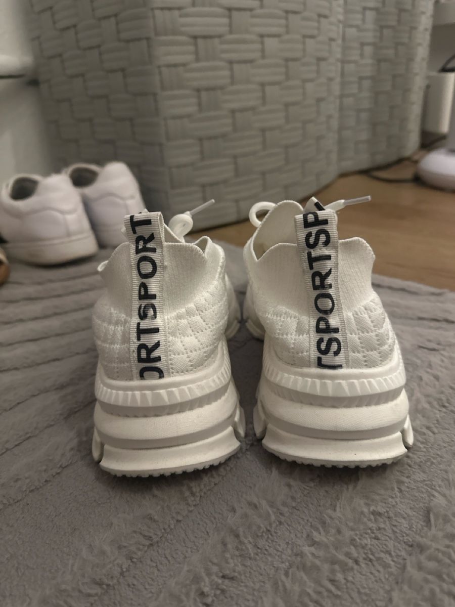 Shein Herrenschuhe: Sportschuhe weiss Grösse 39  – Gebraucht aus Menzingen von Endina.S 2