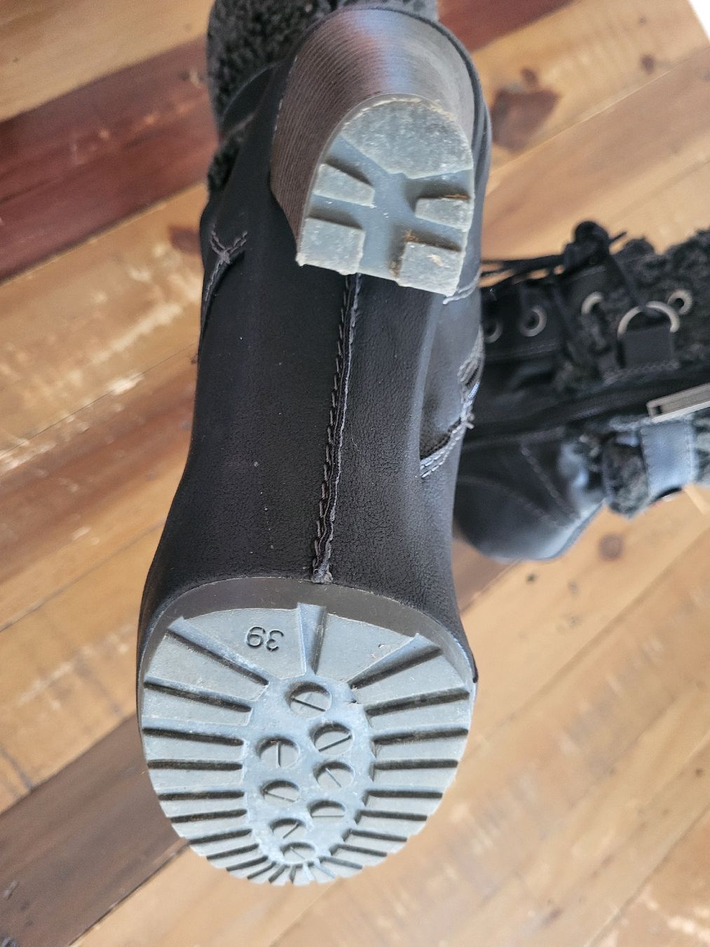 S.Oliver Scarpe da donna: Bottines à lacets s.Oliver avec fourrure - T. 39 – Usato da Ursy venduto da Tchoupitchou 5