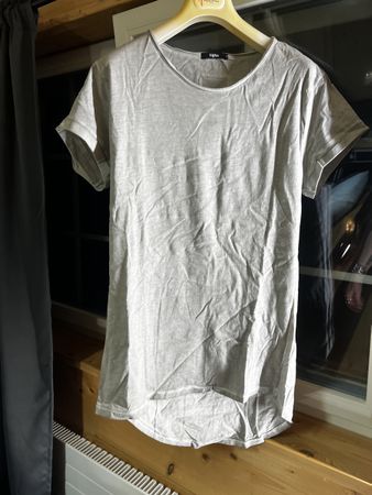 Tigha Grey Summer T-shirt, Size S, Great Condition☀️!