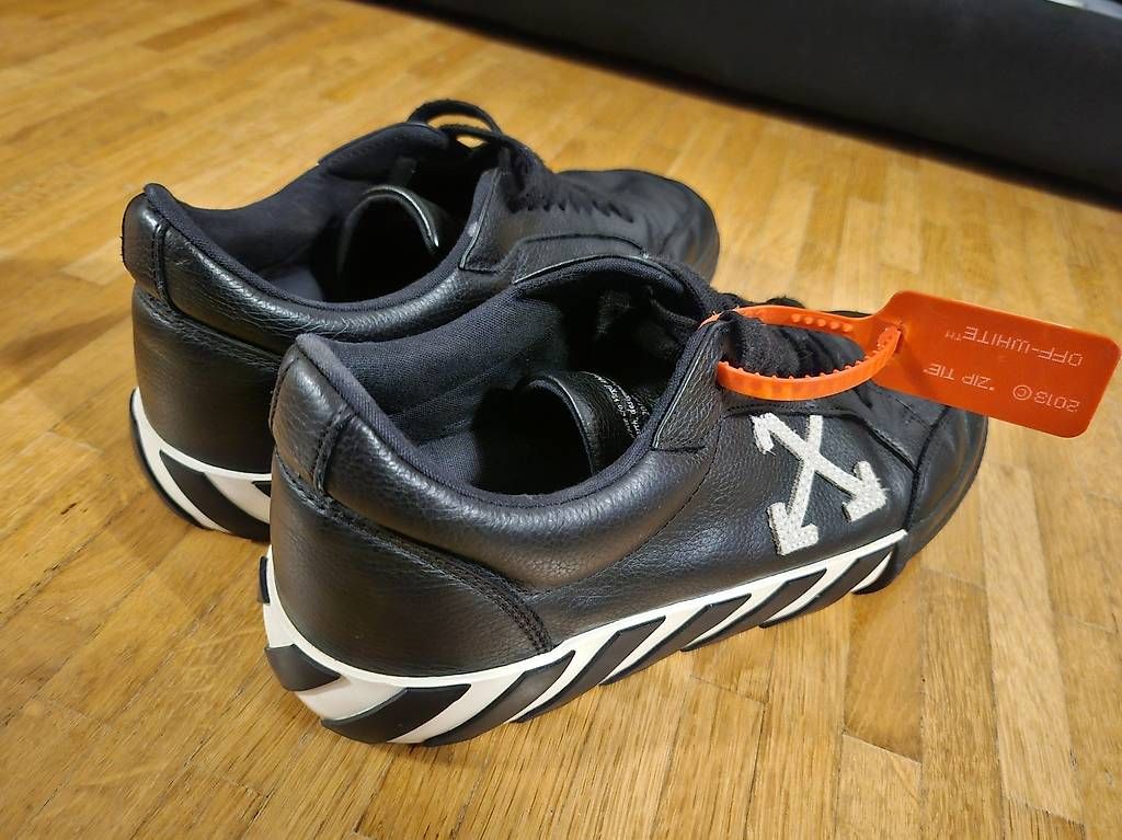 Off-White Herrenschuhe: OFF-White shoes Low Vulcanized Calf Leather Sneaker Black – Gebraucht aus Sonceboz-Sombeval von michael.l 2