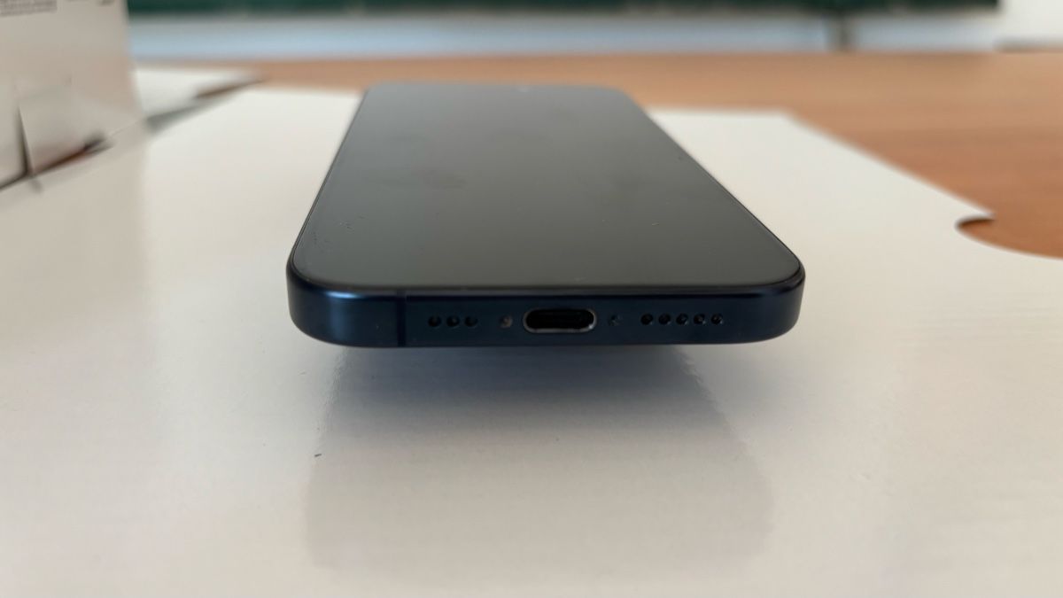 Apple Telefoni cellulari / Smartphones: Apple iPhone 15 Pro, 256 Gb, Titanium Blau – Nuovo (secondo la descrizione) da Zürich venduto da cas_swr9 4