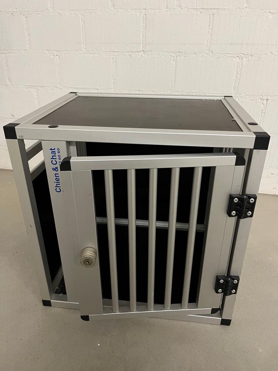 Cages, transport & sécurité: Hundebox – D'occasion à hagneck par SurvivalDog