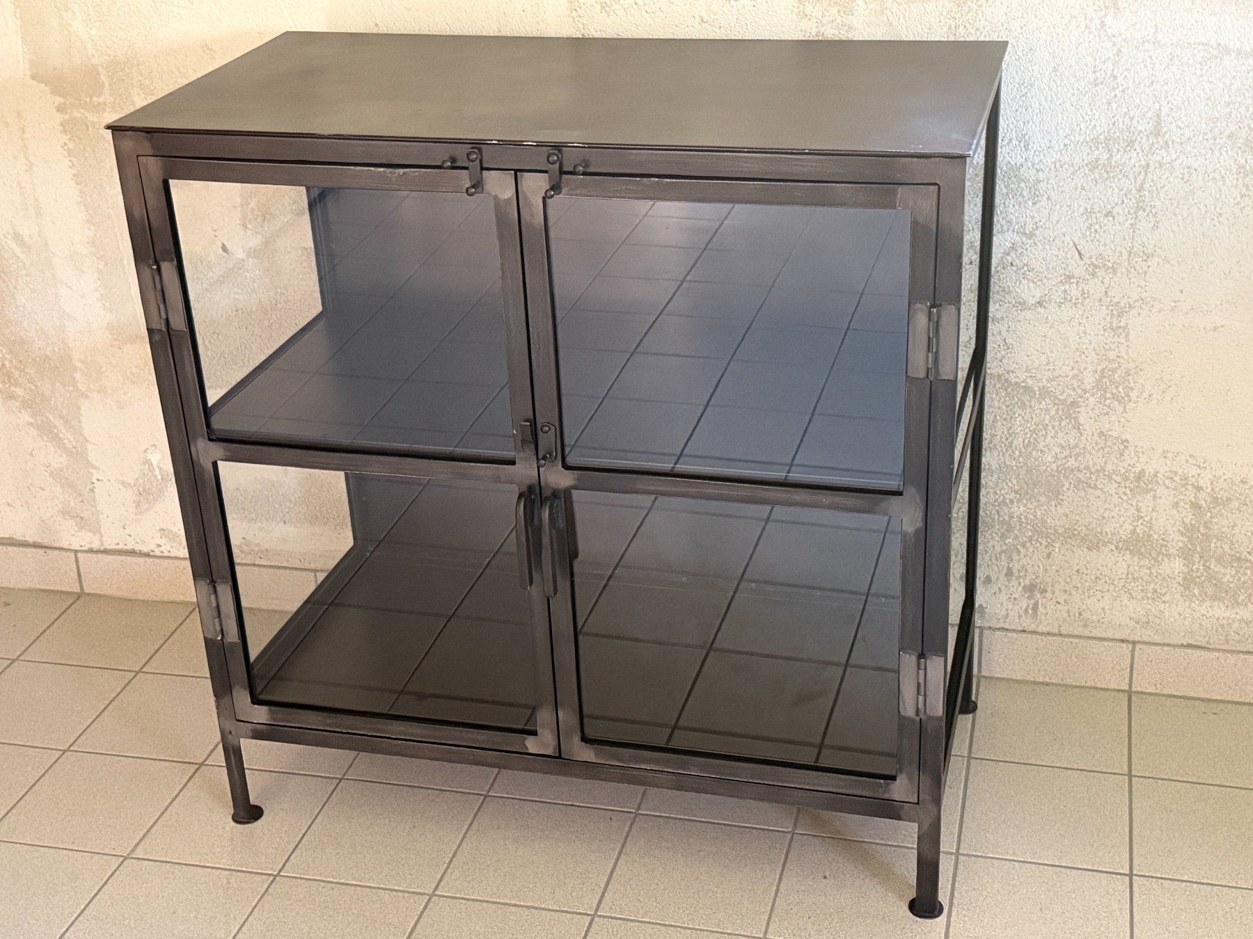 Vitrines: Industrial Design Vitrine, Metall/Glas – D'occasion à Jenaz par Sandrobordoli 1