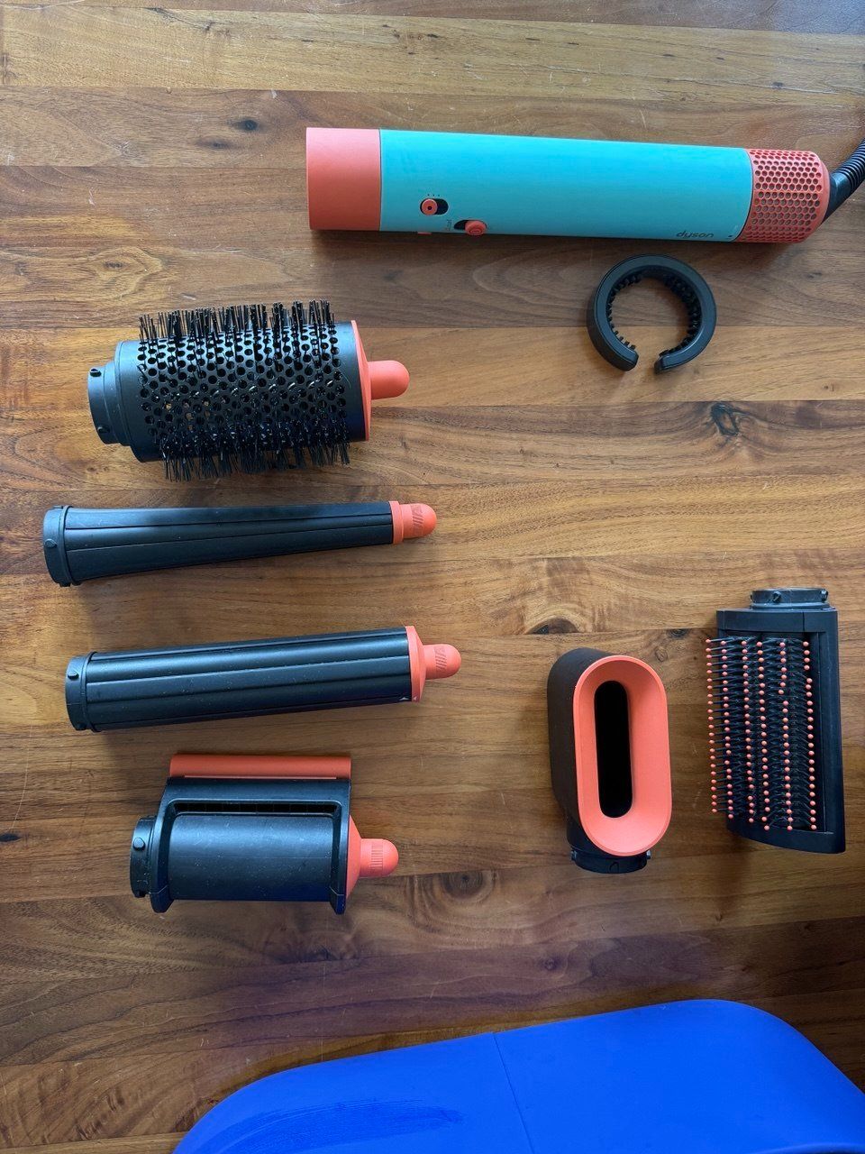Dyson Asciugacapelli: Dyson Airwrap i.d. Straight+Wavy Bluetooth – Usato da Zürich venduto da futurmutur 1