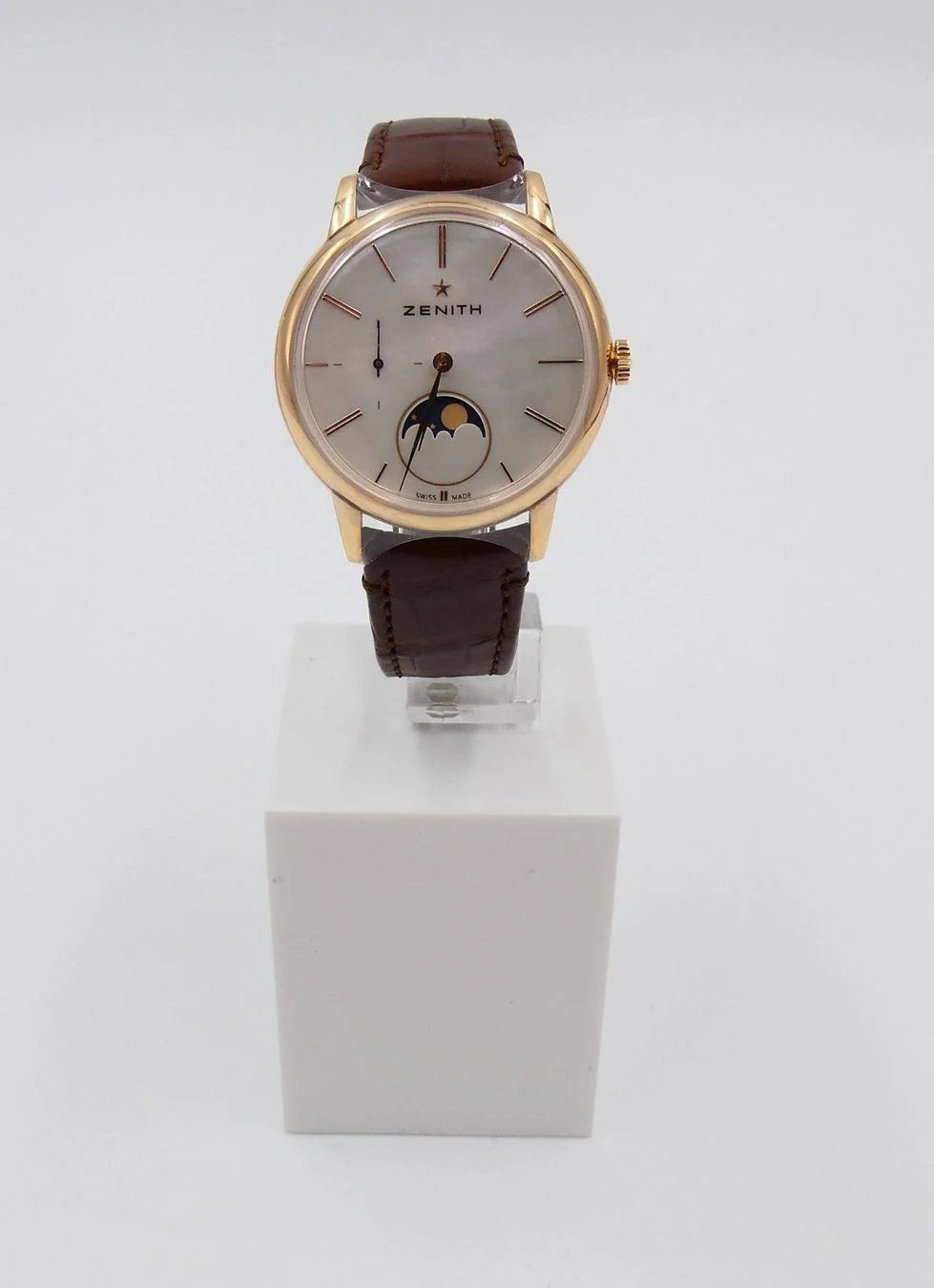 Zenith Orologi: Zenith Elite Ultra Thin Moonphase 18k Gold – Nuovo e nell'imballaggio originale da Thalwil venduto da LeCh1ffre 9