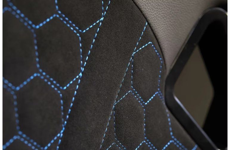 Sedie: Joule Performance Raid Gaming-Stuhl Alcantara Blau/Schwarz – Usato da Rapperswil SG venduto da blackout_7 6