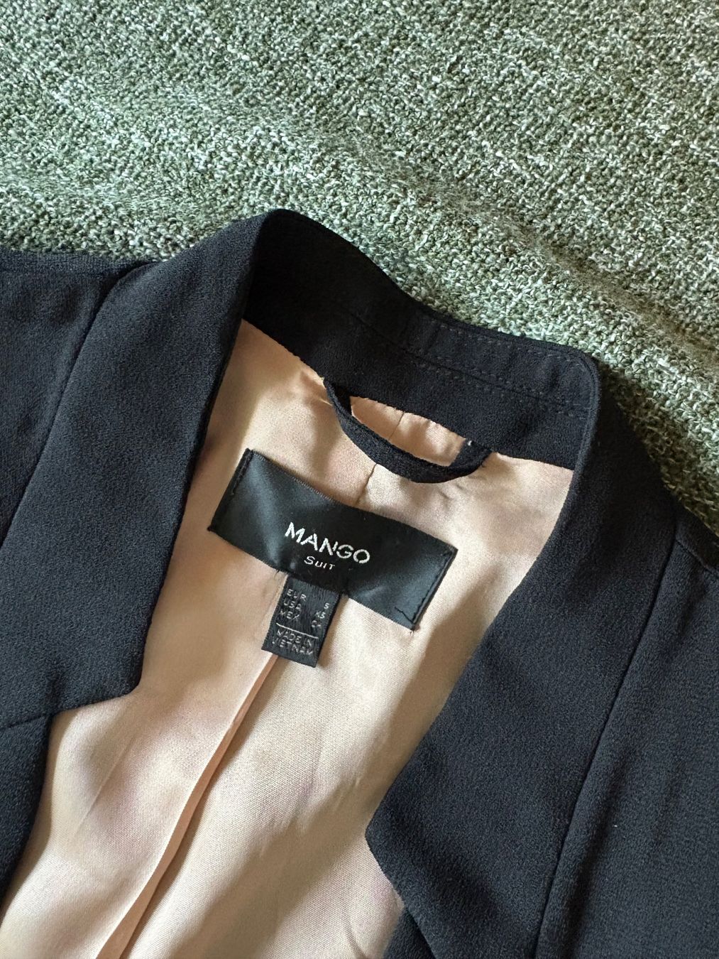 Mango Jacken: schwarzer Blazer – Gebraucht aus Zürich von bbbggg 1